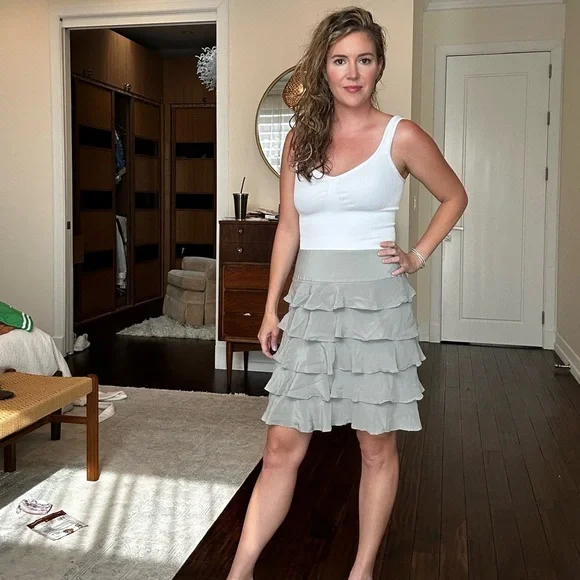 Talbots 100% silk grey ruffle layered skirt - Picture 3 of 5